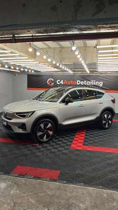 VOLVO-C40-2023