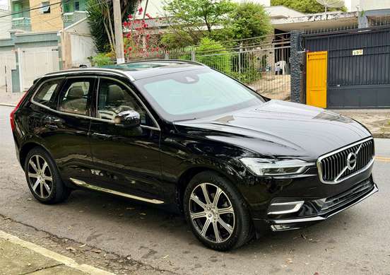 VOLVO-XC60-2018