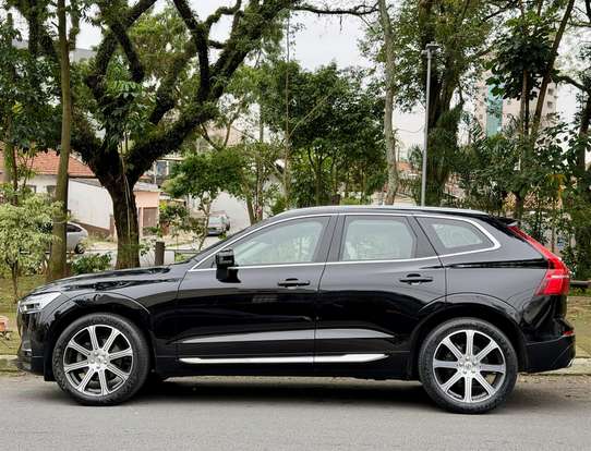 VOLVO-XC60-2018
