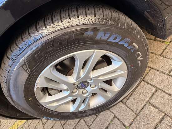 VOLVO-XC60-2015