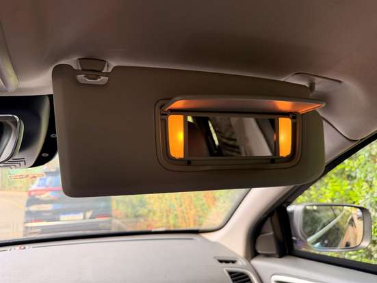 VOLVO-XC60-2015