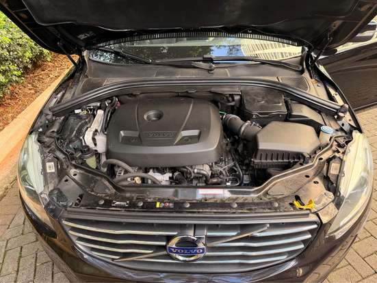 VOLVO-XC60-2015