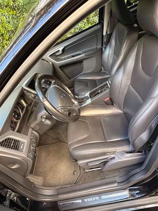 VOLVO-XC60-2015