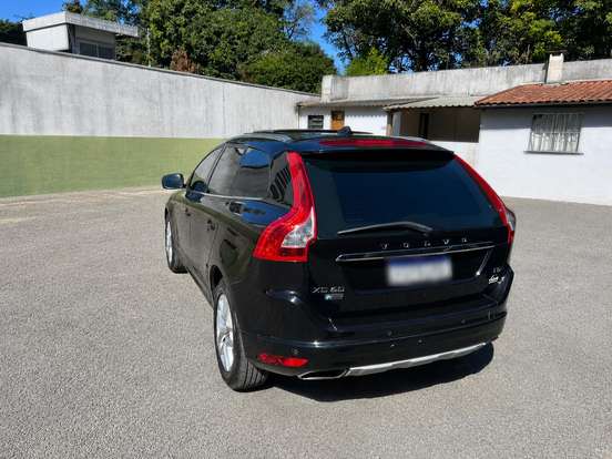 VOLVO-XC60-2016