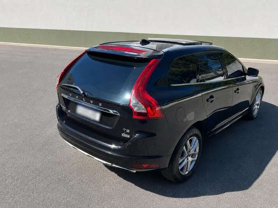 VOLVO-XC60-2016