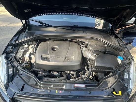 VOLVO-XC60-2.0 T6 R DESIGN TURBO GASOLINA 4P AUTOMÁTICO VOLVO-XC60-2015