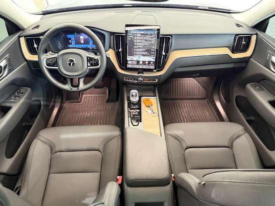 VOLVO-XC60-2.0 T8 PHEV PLUS AWD GEARTRONIC VOLVO-XC60-2025