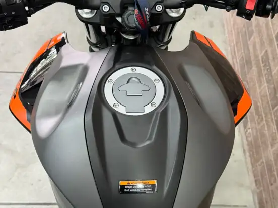 YAMAHA-FZ25 FAZER CONNECTED ABS YAMAHA-FZ25 FAZER CONNECTED ABS-2025