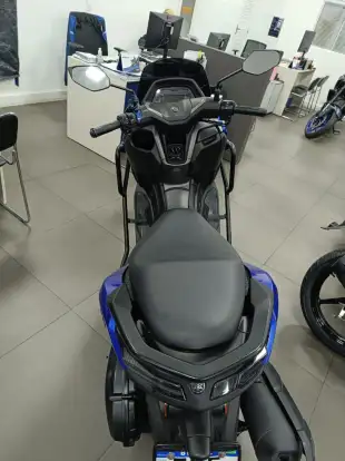 YAMAHA-NMAX CONNECTED 160 ABS-2025