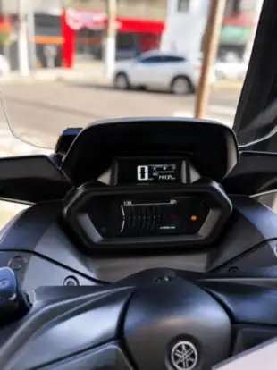 YAMAHA-XMAX 250 CONNECTED ABS-2025