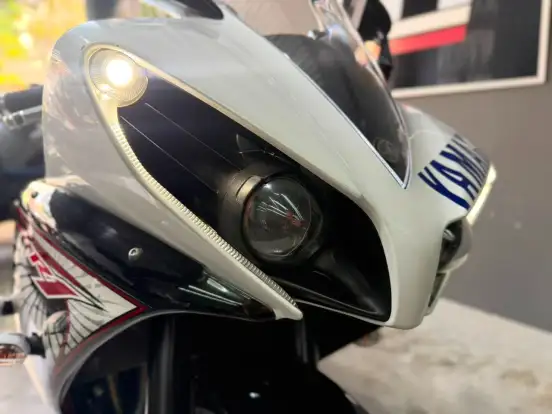 YAMAHA-YZF R1-2012