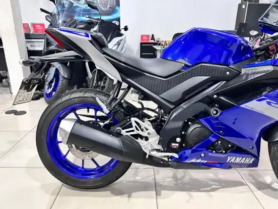 YAMAHA-YZF R15-2024