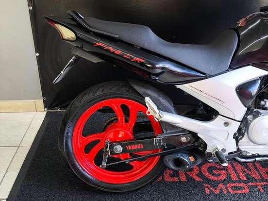 YAMAHA-FAZER 250IE LIMITED EDITION YAMAHA-FAZER 250IE LIMITED EDITION-2009