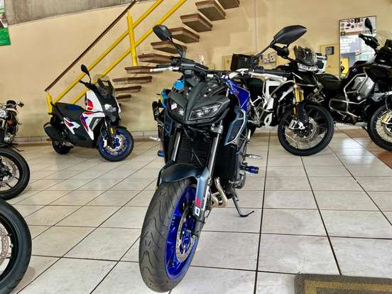 YAMAHA-MT-09-2022
