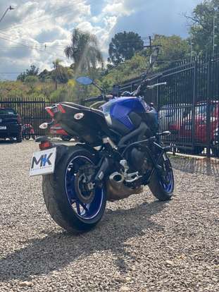 YAMAHA-MT-09-2024