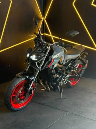 YAMAHA MT-09 