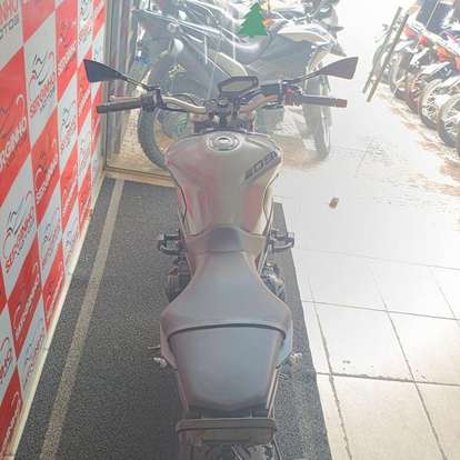 YAMAHA-MT-09-2015