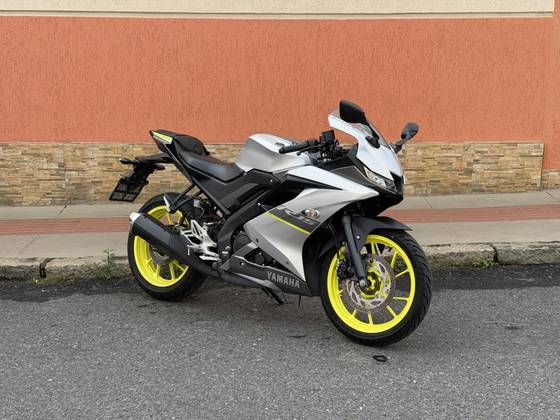 YAMAHA YZF R15 