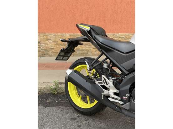 YAMAHA-YZF R15-2023