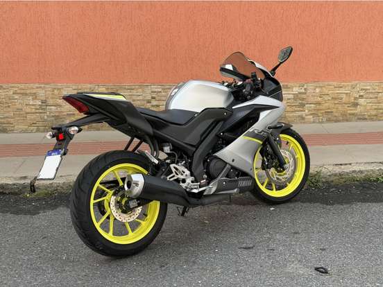 YAMAHA-YZF R15-2023