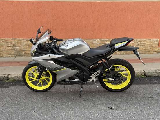 YAMAHA-YZF R15-2023