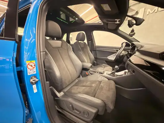 AUDI-Q3-2021
