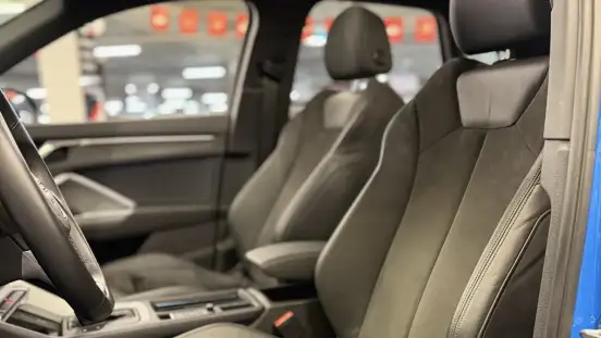 AUDI-Q3-2021