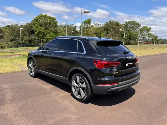 AUDI-Q3-2021