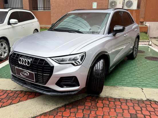 AUDI-Q3-2021