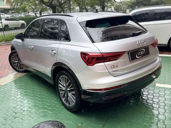 AUDI-Q3-2021