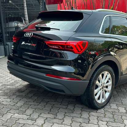 AUDI-Q3-2021