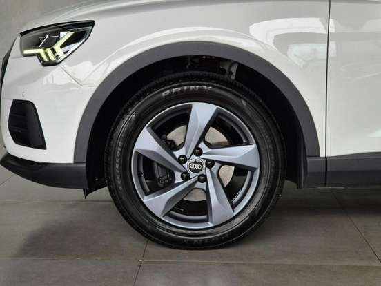 AUDI-Q3-2021