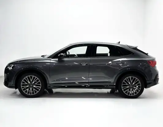 AUDI-Q3-2023