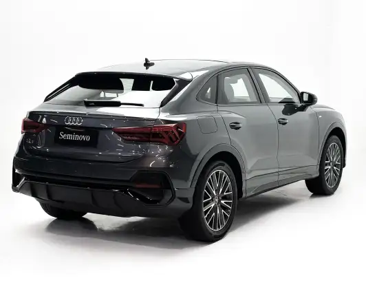 AUDI-Q3-2023