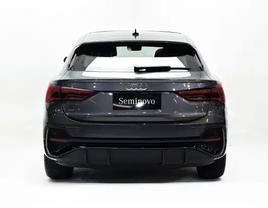 AUDI-Q3-2023
