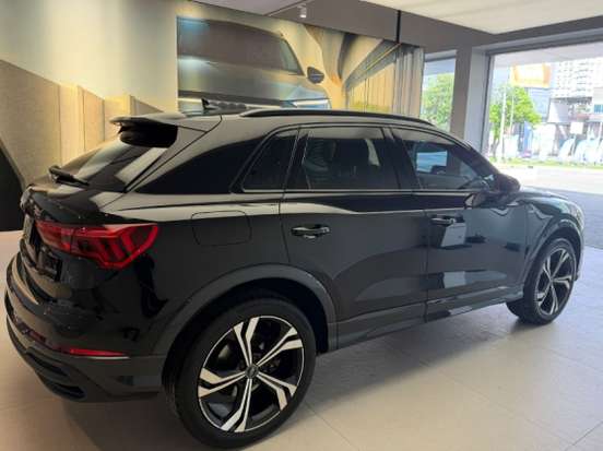 AUDI-Q3-2023