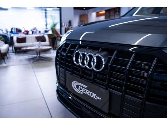 AUDI-Q3-2023