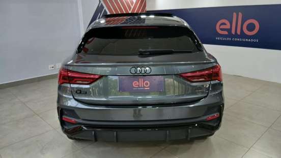 AUDI-Q3-2024