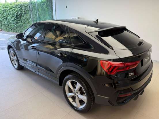 AUDI-Q3-2022