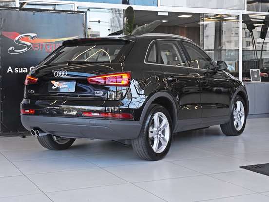 AUDI-Q3-2017