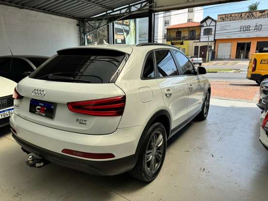 AUDI-Q3-2012