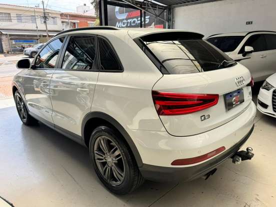 AUDI-Q3-2012