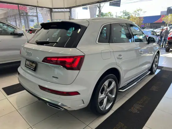 AUDI-Q5-2021