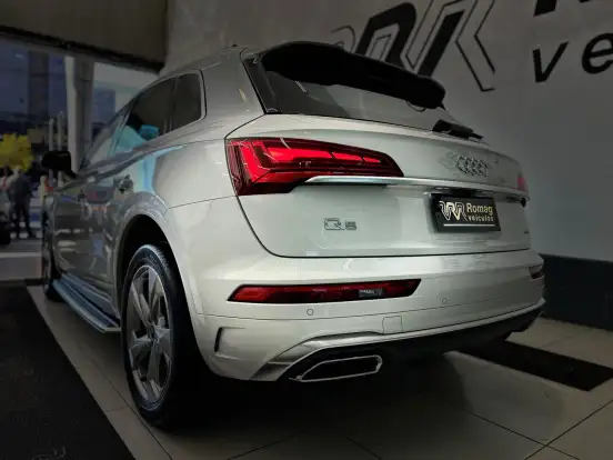 AUDI-Q5-2021
