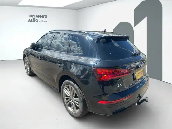 AUDI-Q5-2019