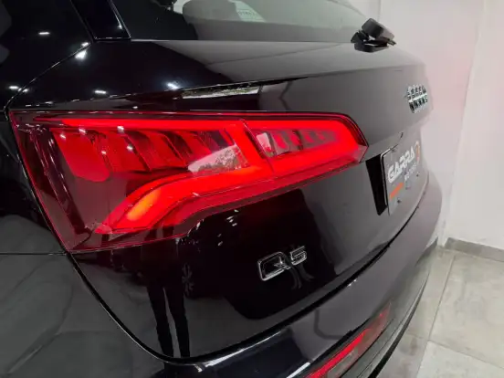 AUDI-Q5-2019