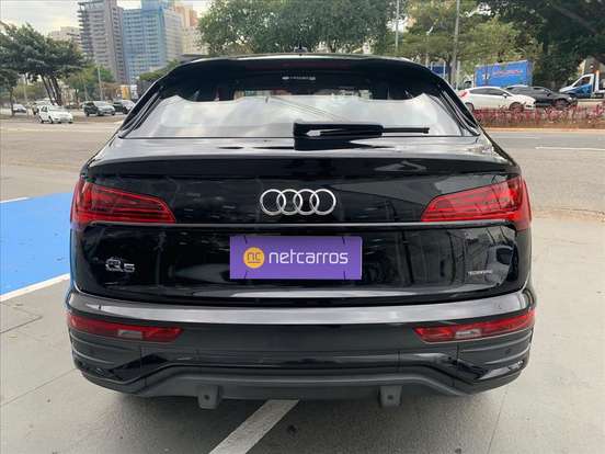 AUDI-Q5-2022