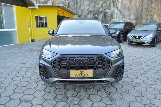 AUDI-Q5-2022