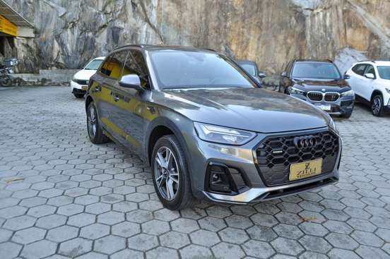 AUDI-Q5-2022
