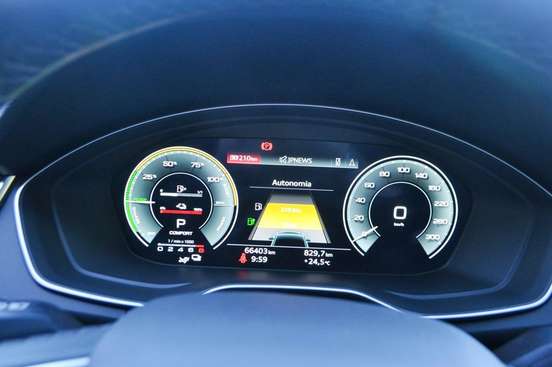 AUDI-Q5-2022